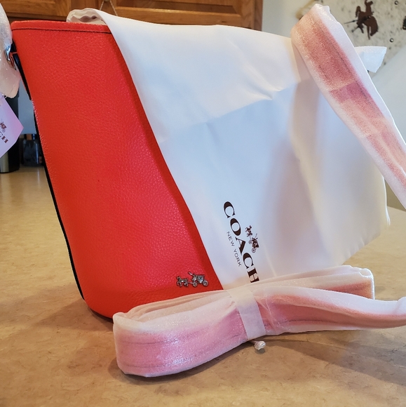Coach Handbags - 🆕️ NWT Coach Mini Duffle